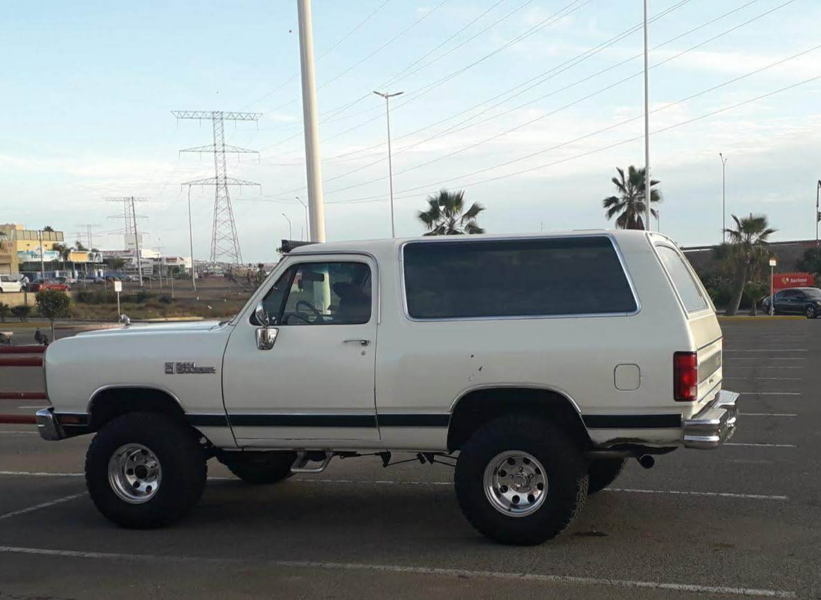 1988 Dodge Ramcharger Ricardo R. LMC Truck Life